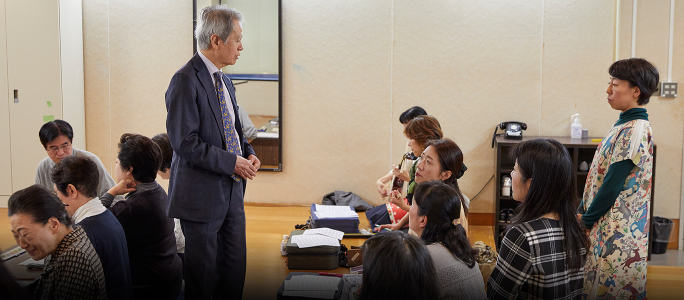 「第9回伝統長唄伝承の会」のためのリハ―サルの様子。演奏される機会の少ない作品を、若手に伝えることを目的とする会である。