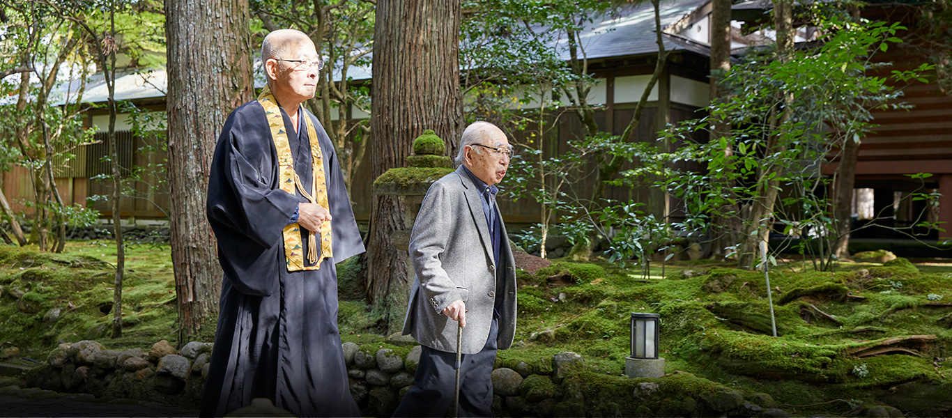 那谷寺の住職の木崎馨山氏とは地元の文化振興活動で長年協力し合ってきた。