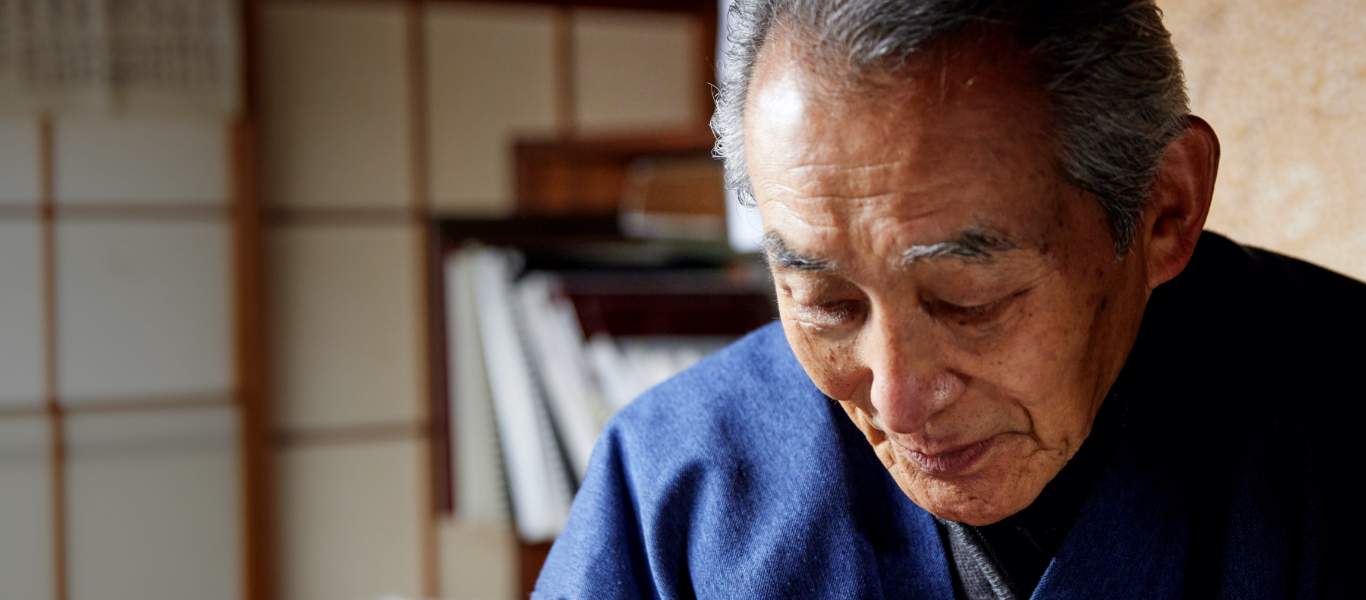 着物の将来を憂う人々「着物はなくならない」と言い続けている田畑喜八氏。日本の人々、とくに女性をもっとも美しく見せる衣服は着物であり美しくある喜びをこれからも人は心の糧として求めるはずだと思うからだ。
