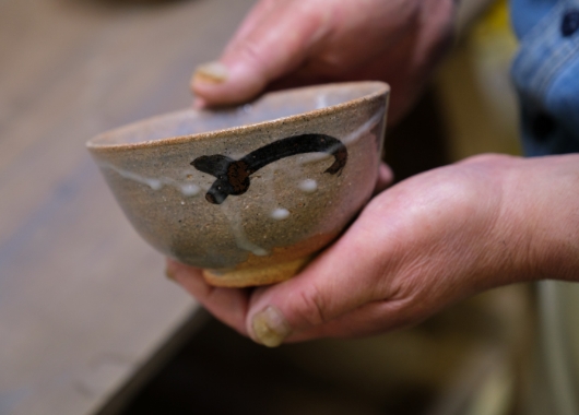 名護屋城での朝鮮出兵四百年記念茶会のためにつくった茶盌。試作品が今も数点か残っていて、家族が使用しているものも。
