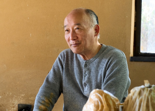 十二代より中里太郎右衛門は大徳寺で得度した後に当主の座を子に譲っている。十四代も将来同じようにするつもりである。
