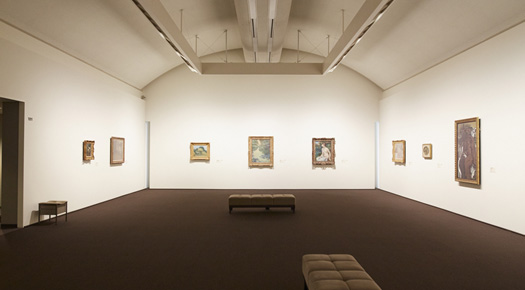 ピサロ、モネ、ルノワールなど印象派を代表する作品が並ぶ。