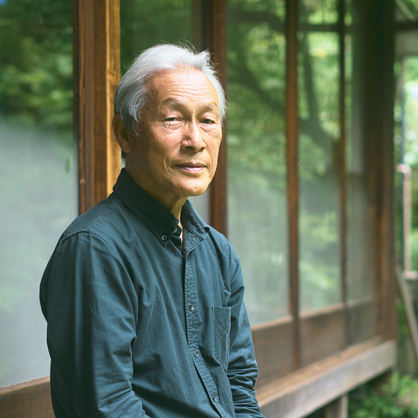 岸由二