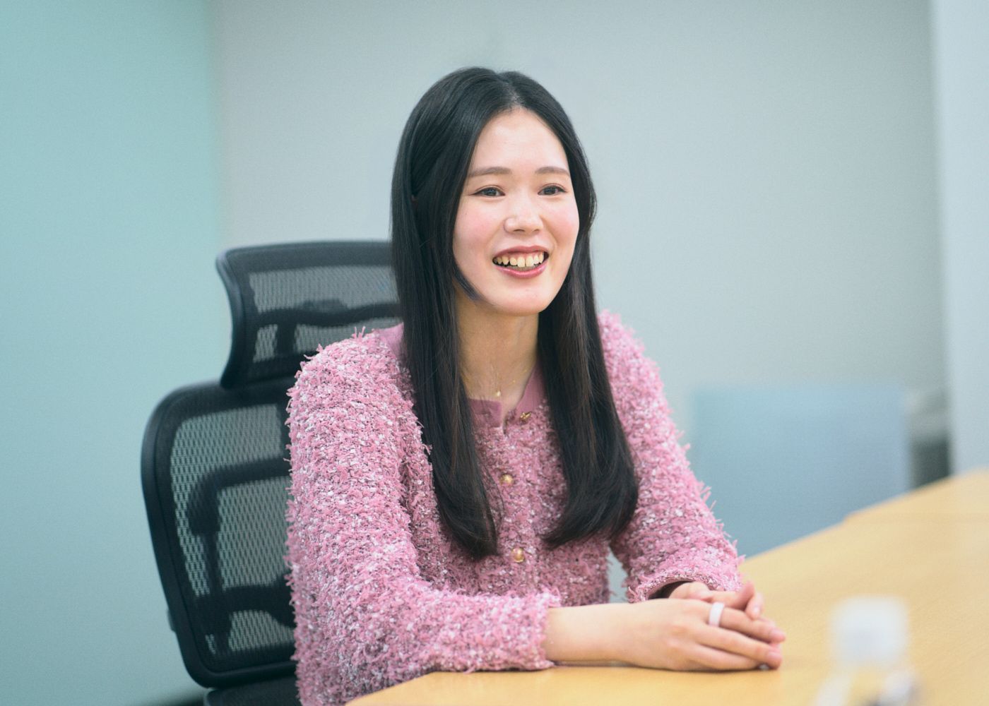 那須理紗さんのインタビューカット