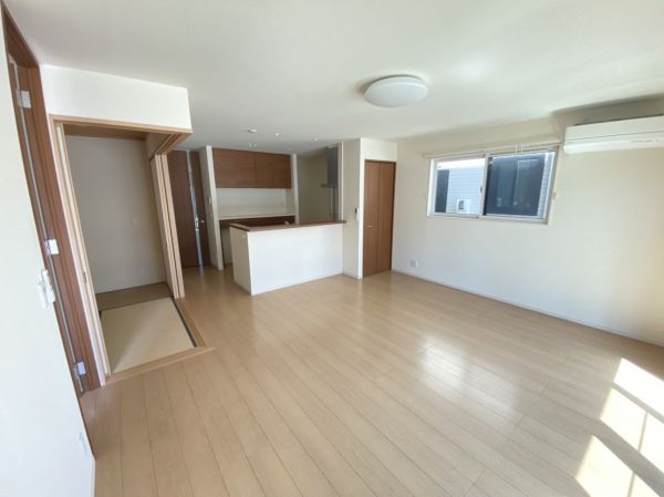 リビング  写真撮影日：2023-04-02