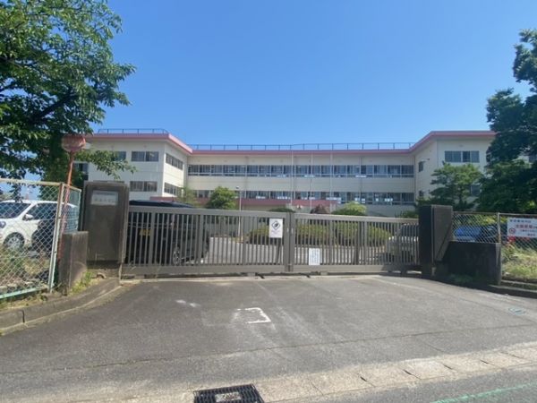 市立日進小学校 320m 写真撮影日：2023-04-02 