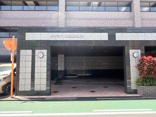 マンション出入口－１