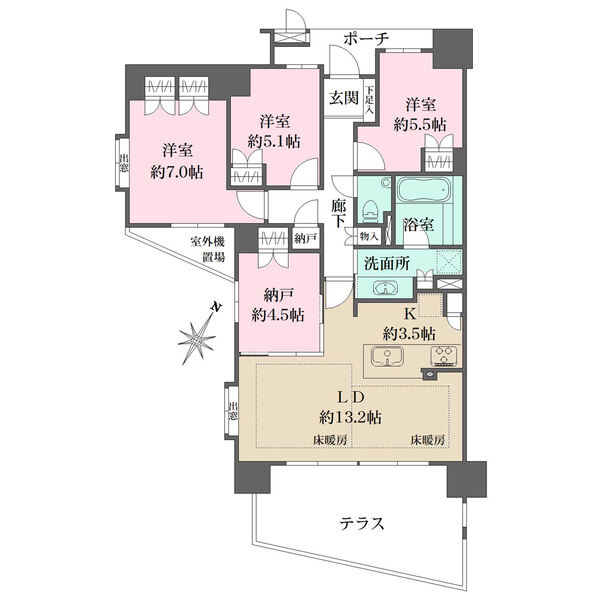 家族でゆっくり寛げる広さが確保された、明るい角住戸。1階部分につきテラスがあり、開放感があります。