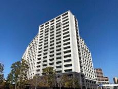 JR線他「名古屋」駅徒歩12分、地下鉄東山線「亀島」駅徒歩6分と交通アクセス良好、便利な立地です。
