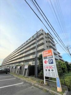 三菱地所グループマンション。JR関西線・地下鉄東山線・近鉄名古屋線の3路線利用可能な立地です。