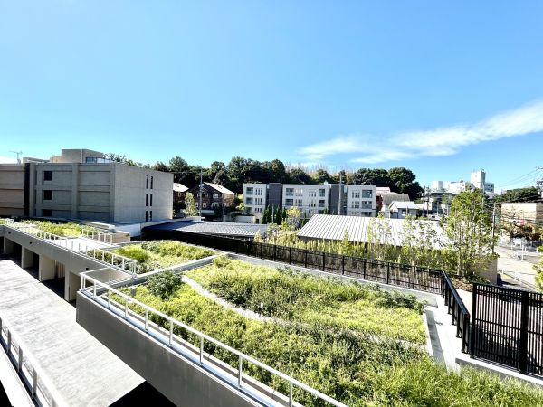 住戸からの眺望写真  写真撮影日：2024-10-10
