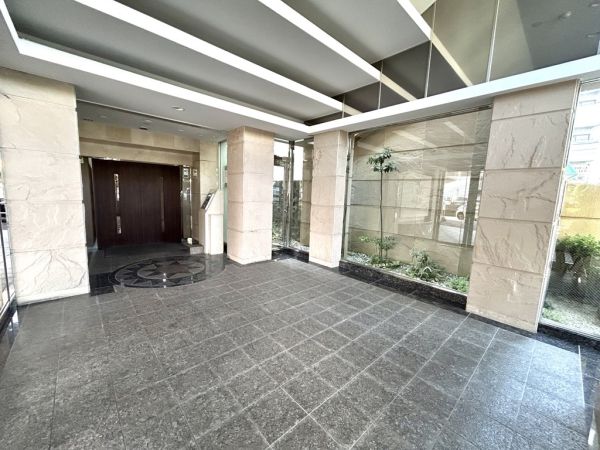 エントランス  写真撮影日：2024-11-29