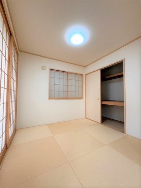 リビング以外の居室  写真撮影日：2025-03-28