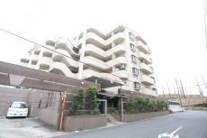 名鉄豊田線「日進」駅徒歩3分。矢作建設工業施工、1997年1月築のRC造のマンションです。