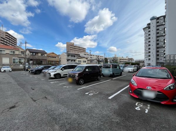 駐車場(共用設備)  写真撮影日：2025-02-21