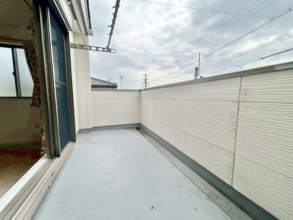 バルコニー  写真撮影日：2025-03-24