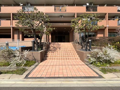 マンション出入口