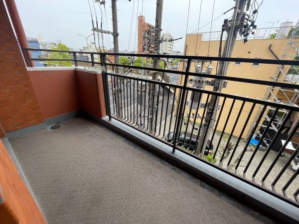 バルコニー  写真撮影日：2025-04-25