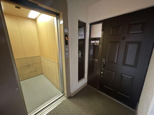 その他設備 エレベーター  写真撮影日：2025-04-25