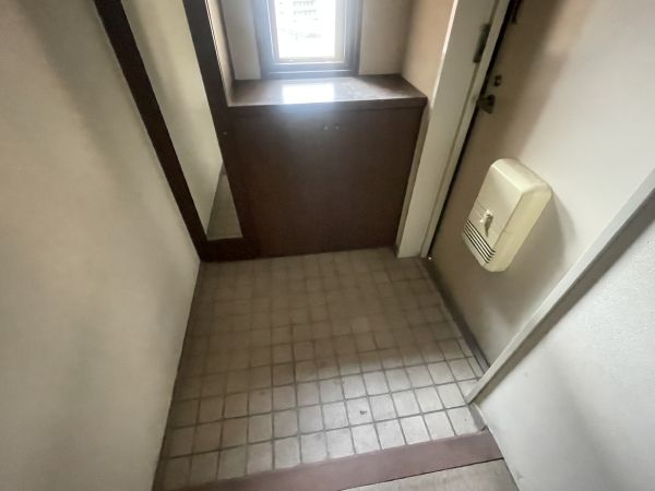 玄関  写真撮影日：2025-05-02