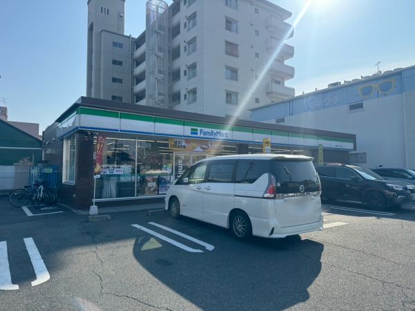 ファミリーマート鳥見町二丁目店 550m 写真撮影日：2025-04-28 