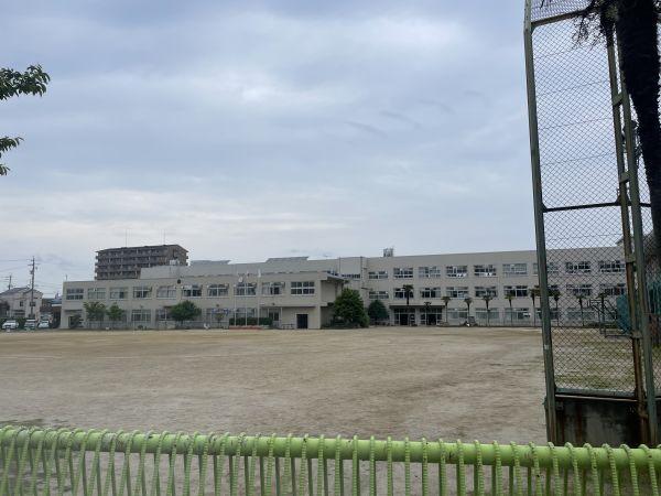 松葉小学校 180m 写真撮影日：2025-05-16