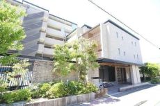 地下鉄東山線「池下」駅まで徒歩7分。三菱地所レジデンス他分譲の「ザ・パークハウス」シリーズです。