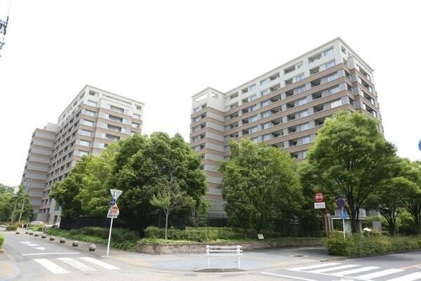 2007年1月築の免震構造マンション。地下鉄東山線・地下鉄桜通線・JR中央本線の3線利用可能です。