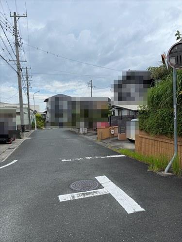 南西側前面道路（２０２５年８月撮影）