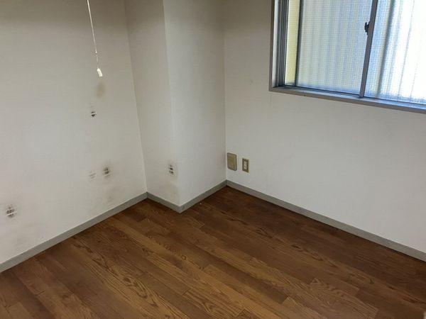 北側洋室約4.7帖