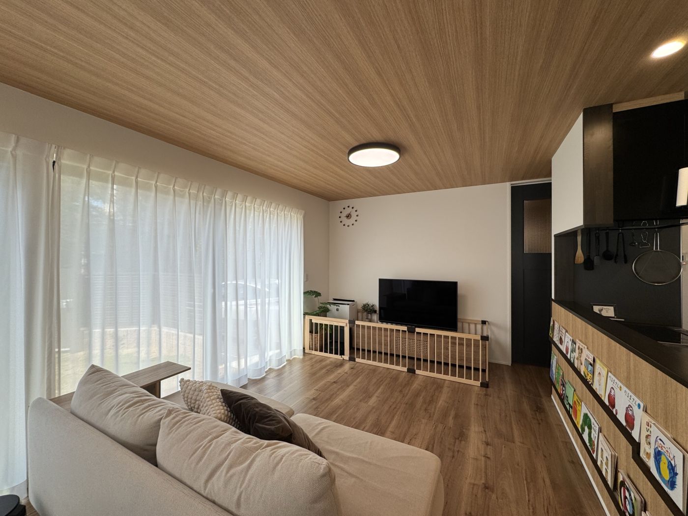 L 写真撮影日：8/1/25, 12:00 AM