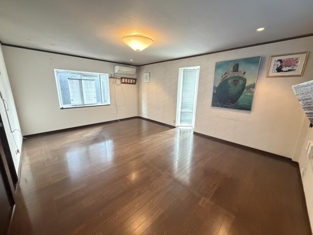 リビング以外の居室  写真撮影日：2025-10-24