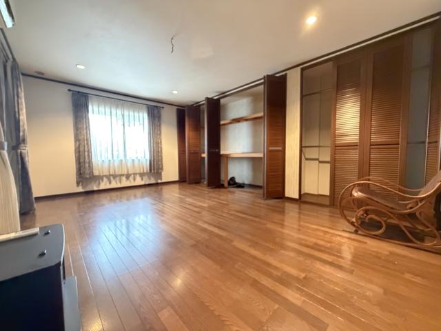 リビング以外の居室  写真撮影日：2025-10-24