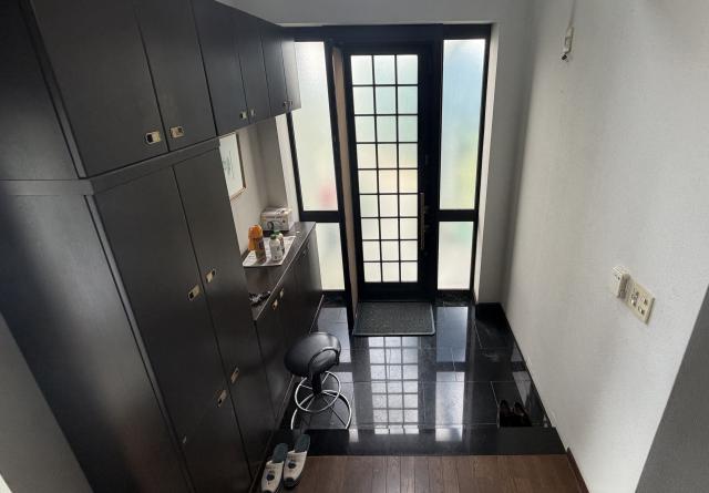 玄関  写真撮影日：2025-10-24