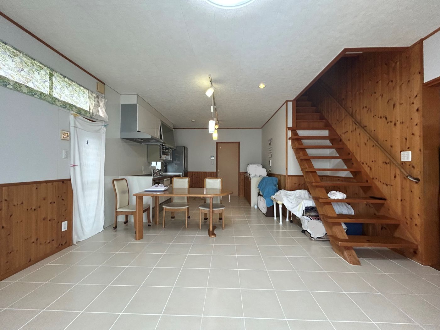 リビング 写真撮影日：11/1/25, 12:00 AM