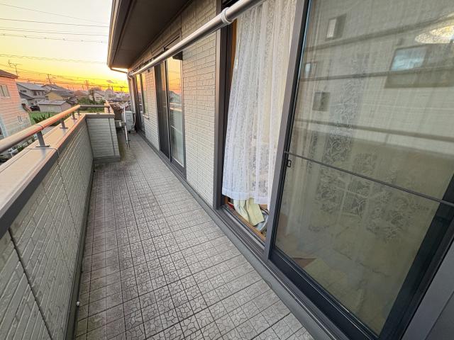 バルコニー  写真撮影日：2025-11-02