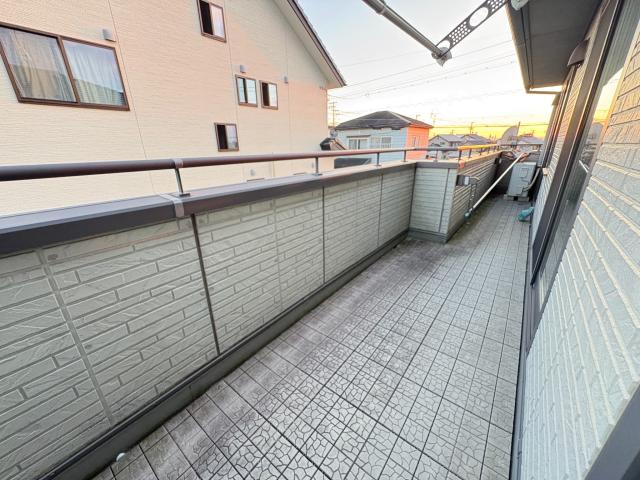 バルコニー  写真撮影日：2025-11-02