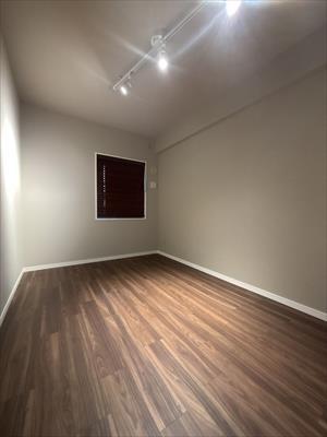 東側洋室　約６帖