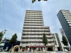 総戸数58戸、地上14階建のSRC構造マンション。日本ハウズイングにより管理されています。