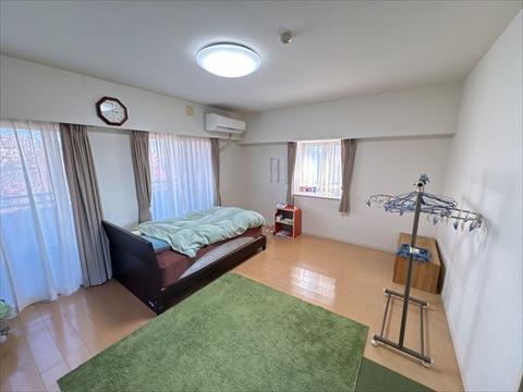 洋室（北東側）