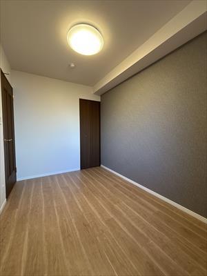 北西側洋室　約５．０帖　別角度