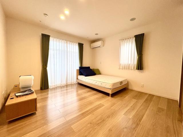 リビング以外の居室  写真撮影日：2025-11-26