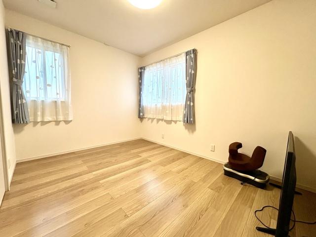 リビング以外の居室  写真撮影日：2025-11-26