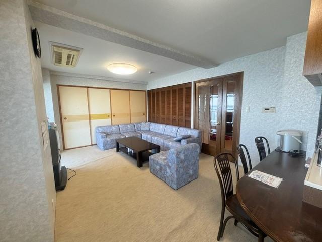 リビング  写真撮影日：2025-11-14