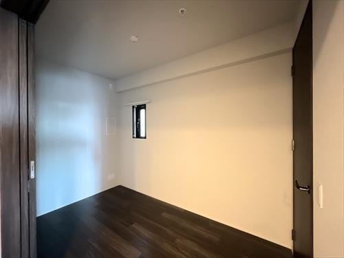 北側洋室（約４．０帖）