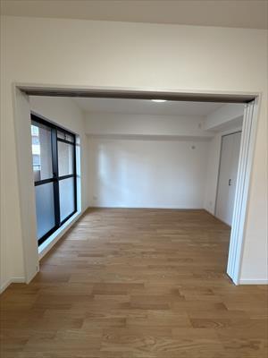 南側洋室　約６帖