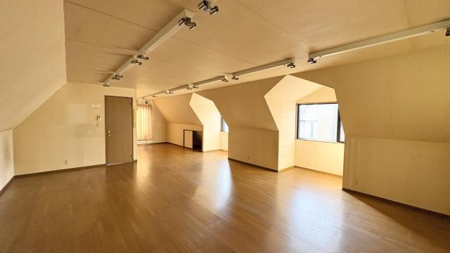 リビング以外の居室  写真撮影日：2025-12-18