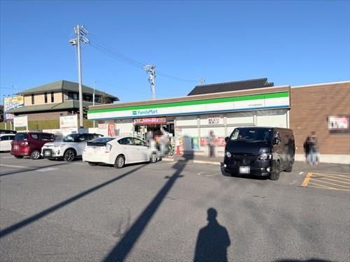 ファミリーマート平針試験場南店２７０ｍ