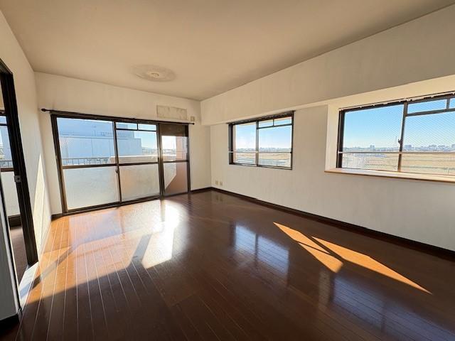 リビング  写真撮影日：2025-12-18