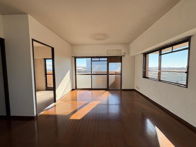 リビング  写真撮影日：2025-12-18